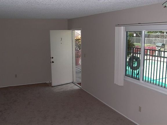 3rd image of 423 W Bay St APT 5