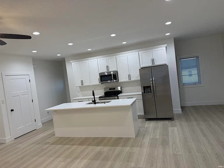 371 W Country Club Dr — Photo 6