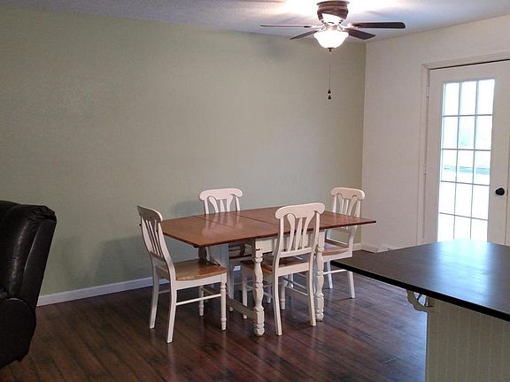 3rd image of 2342 Pinewood Dr