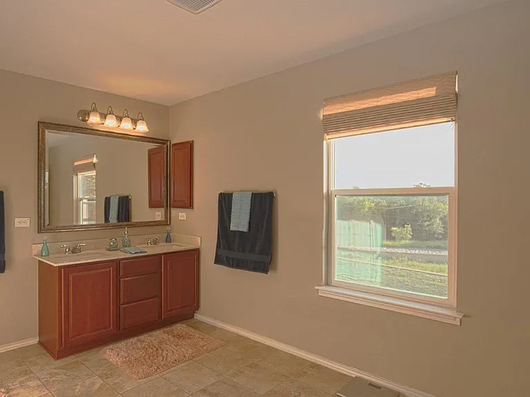 7910 Emmeline Dr — Photo 13