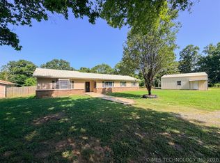 16557 N Briggs Flat Rd, Tahlequah, OK 74464