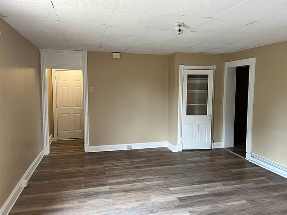 4th image of 51 East Ave Floor 2