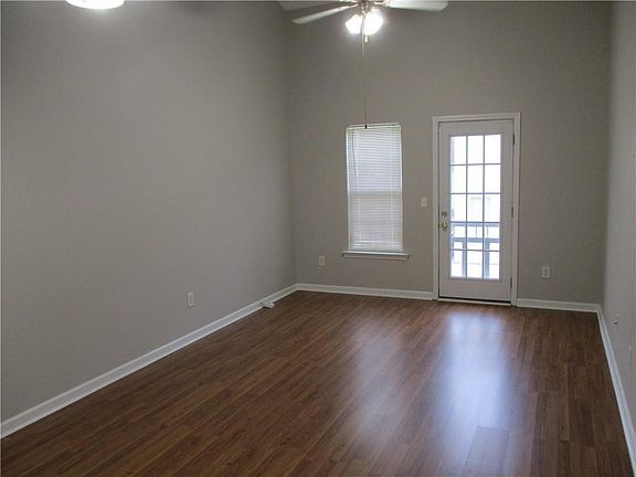 5th image of 131 Darbys Crossing Dr