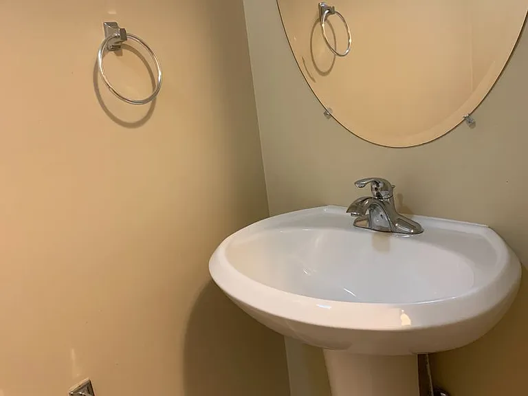 207 N Vine St — Photo 13