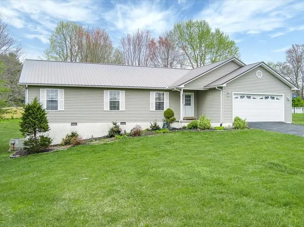459 McKinley Ln, Crossville, TN 38572