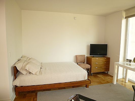 4th image of 1510 Lexington Ave APT 5P