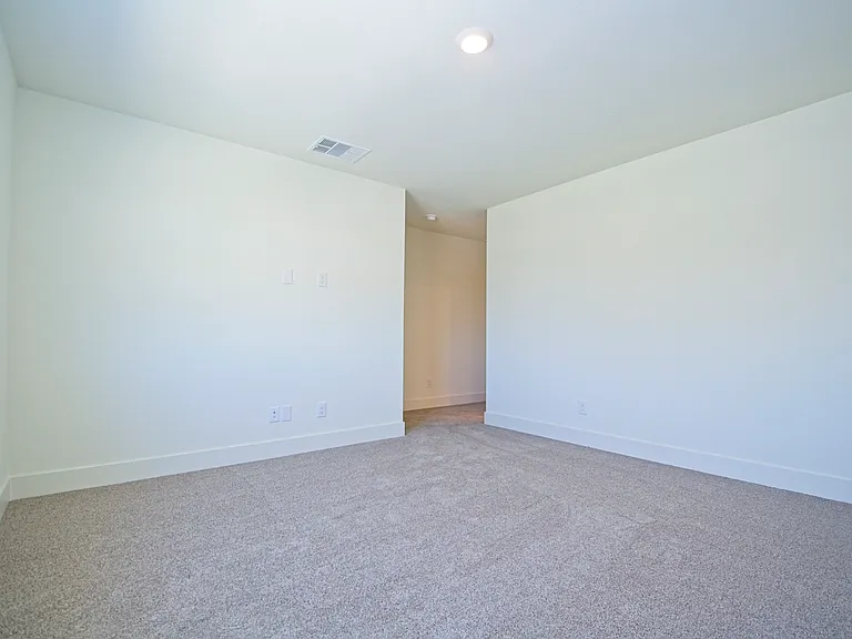 1636 Prancer St — Photo 9