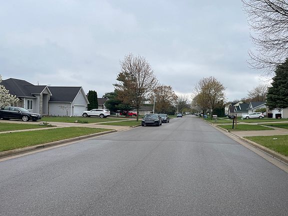 3rd image of 505 W Caneel Dr
