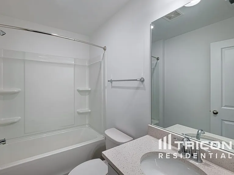 Tricon East Ridge — Photo 20
