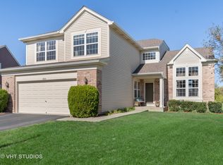 1924 Lyndhurst Ln, Aurora, IL 60503