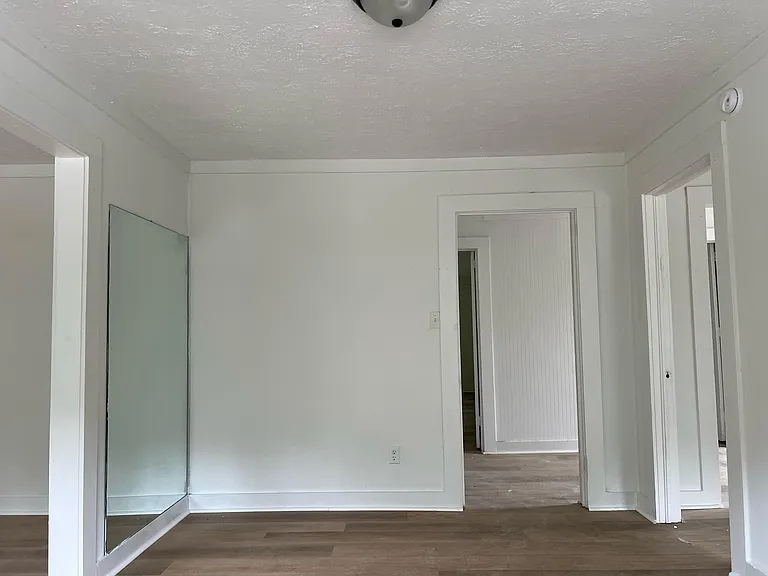 1613 Dewitt St #C — Photo 9