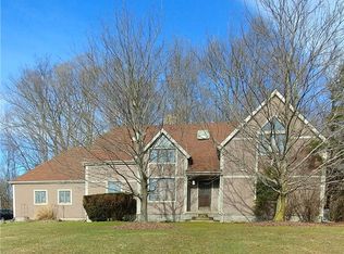 8310 Timber Trl, Chagrin Falls, OH 44023