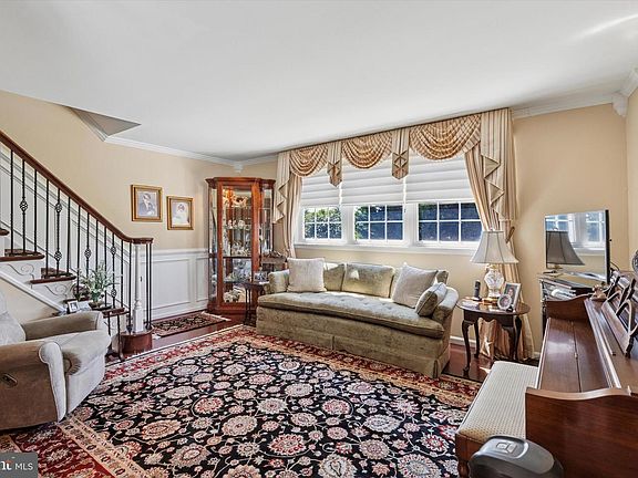 4th image of 7406 Hill Rd