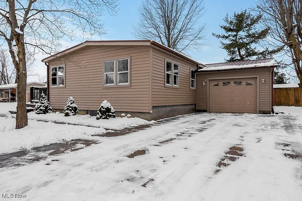 429 Morgan Ct photo 1