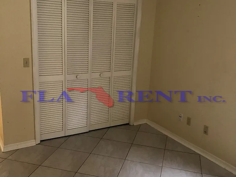 1175 E Winged Foot Cir — Photo 1