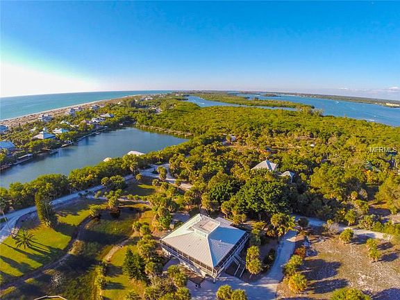2nd image of 10430 Yacht Basin Dr