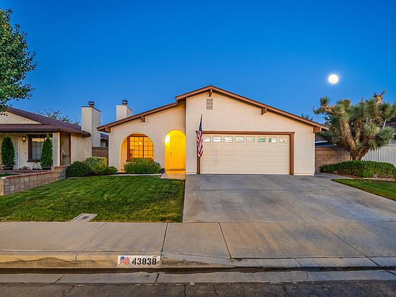 2nd image of 43838 Palm Vista Ave