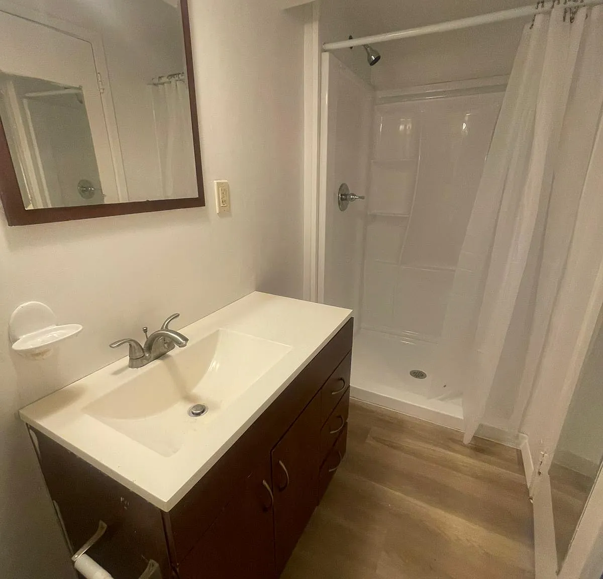5 bed, 1566 sqft, $3,100 — Photo 4