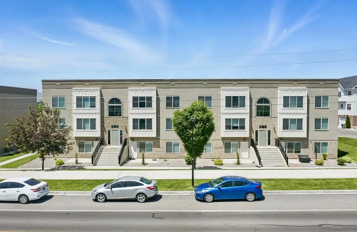 Building Photo - 831 E 550 S #202