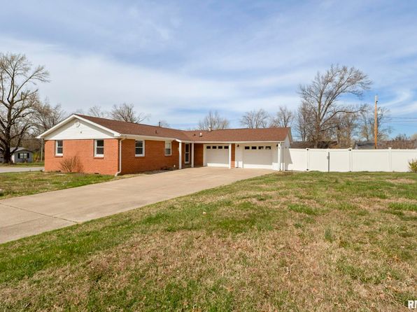 600 Indian Hill Dr, Herrin, IL 62948
