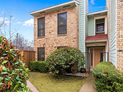 743 N Van Buren Ave, Dallas, TX, 75208
