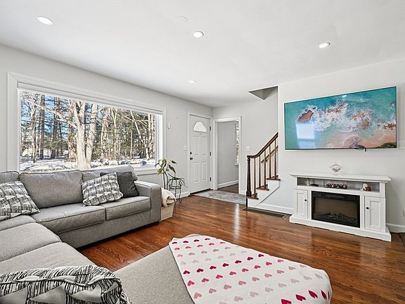 4th image of 263 Mansfield Rd