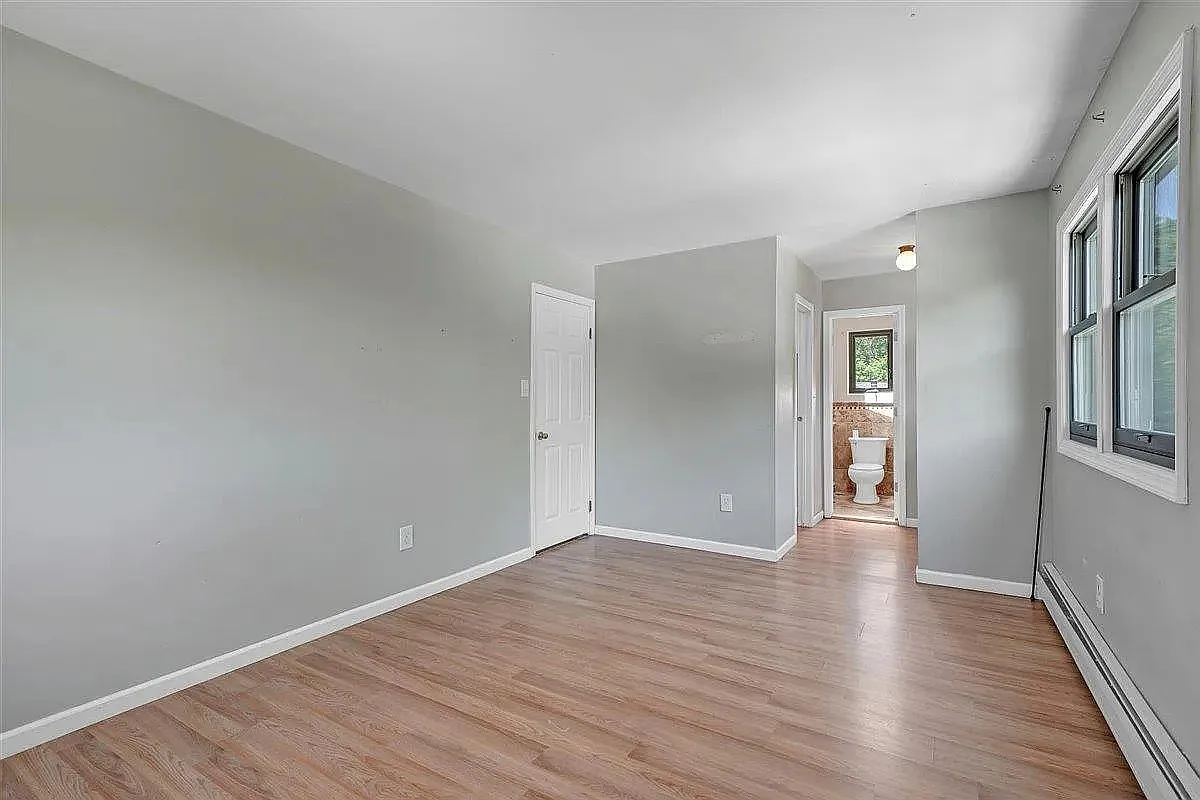 5 bed, $3,450 — Photo 1