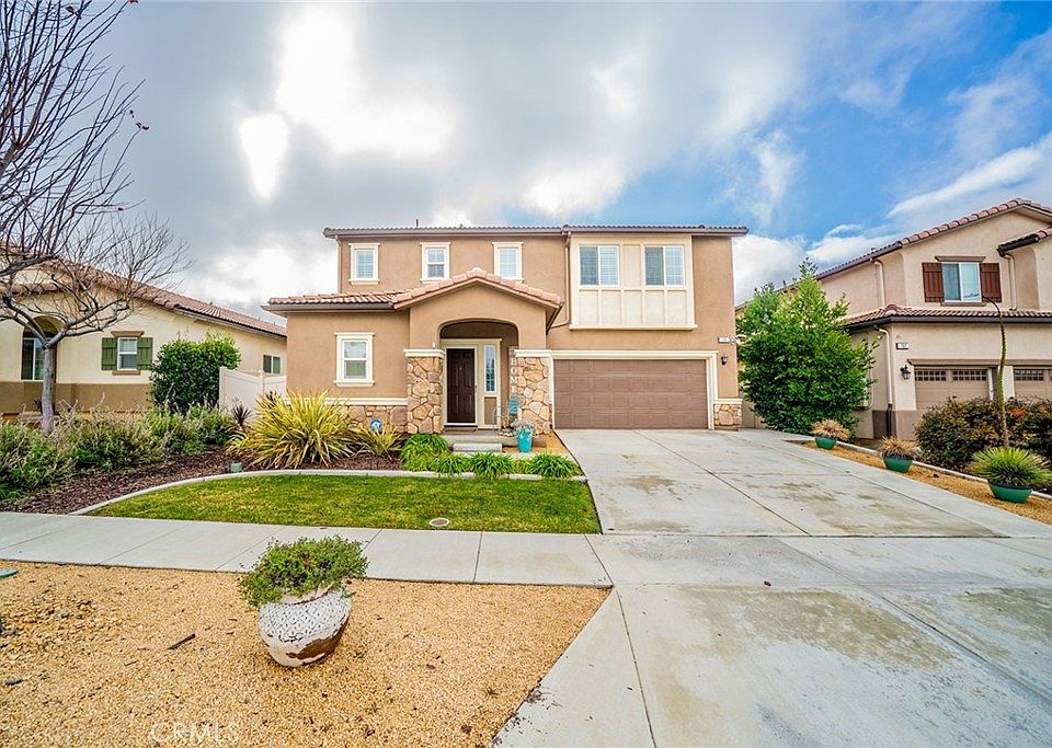 1st image of 165 Sawgrass Ln