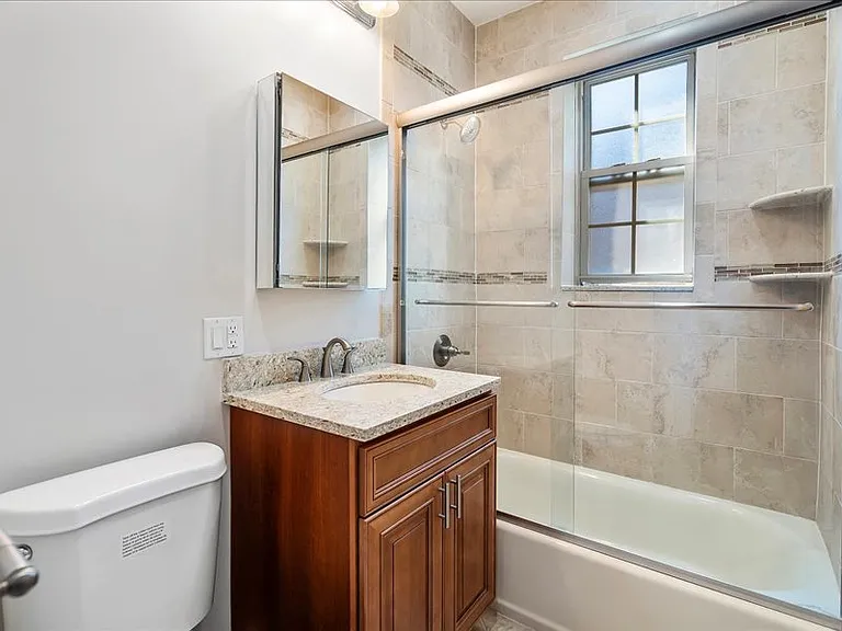 145 Summit Avenue Apartments — Photo 22