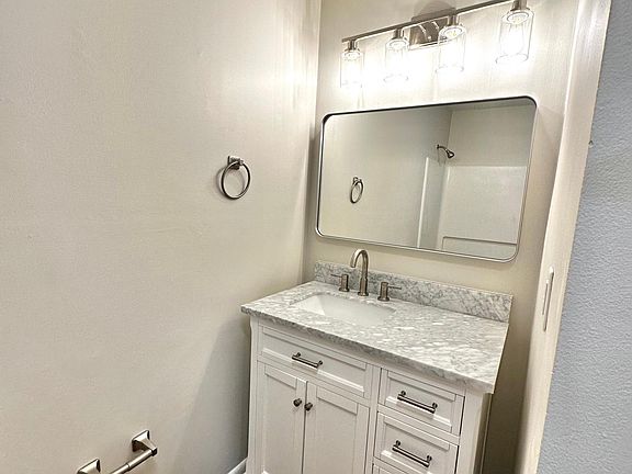 4th image of 148 Heritage Cir #148