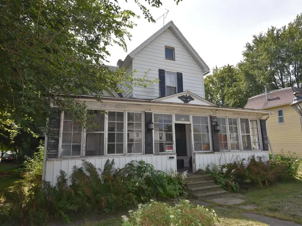519 W Chestnut St, Mason City, IL 62664