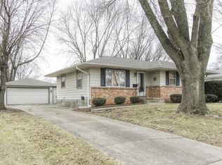 3304 Crestmoor Pl, Des Moines, IA 50310