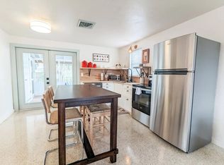 2417 Bay St, Sarasota, FL 34237