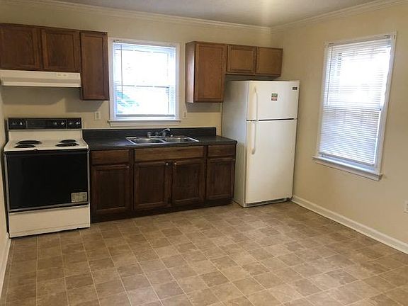 3rd image of 204 Apache Dr