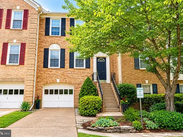 2022 Pieris Ct, Vienna, VA 22182