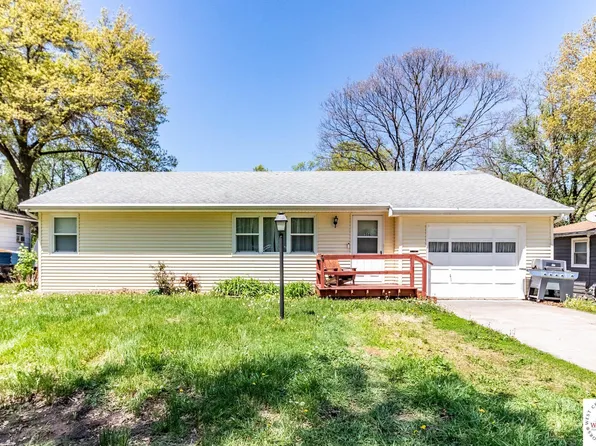 306 Montgomery St, Windsor, MO 65360