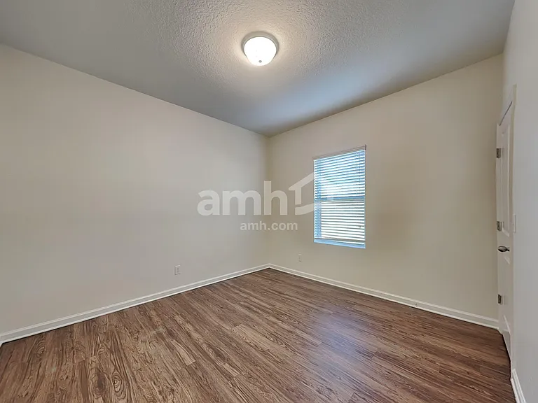 4878 Saint James Ln — Photo 17