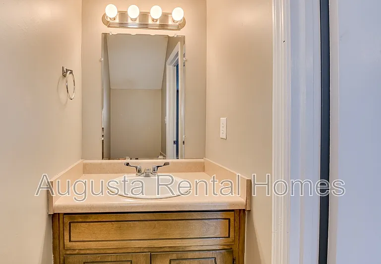 160 Chalet North Ct — Photo 13