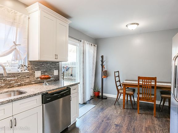 3rd image of 1358 Monomoy St APT E