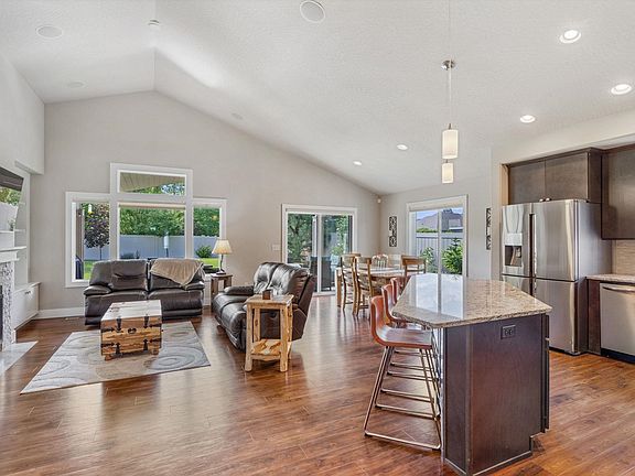 3rd image of 1722 S Mulligan Ct