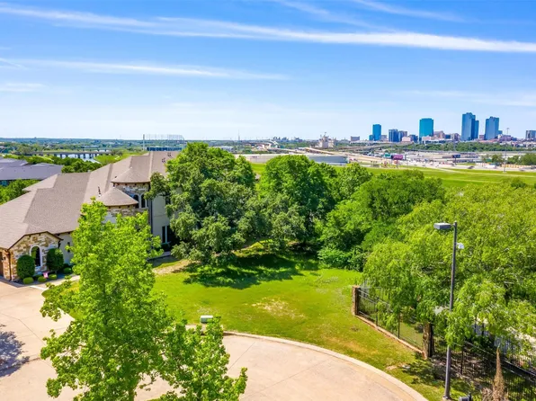 1001 Brae Ct, Fort Worth, TX 76111