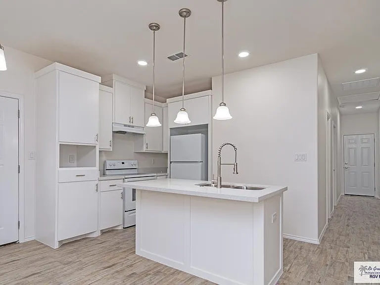 2114 E Valley Cir #B — Photo 6