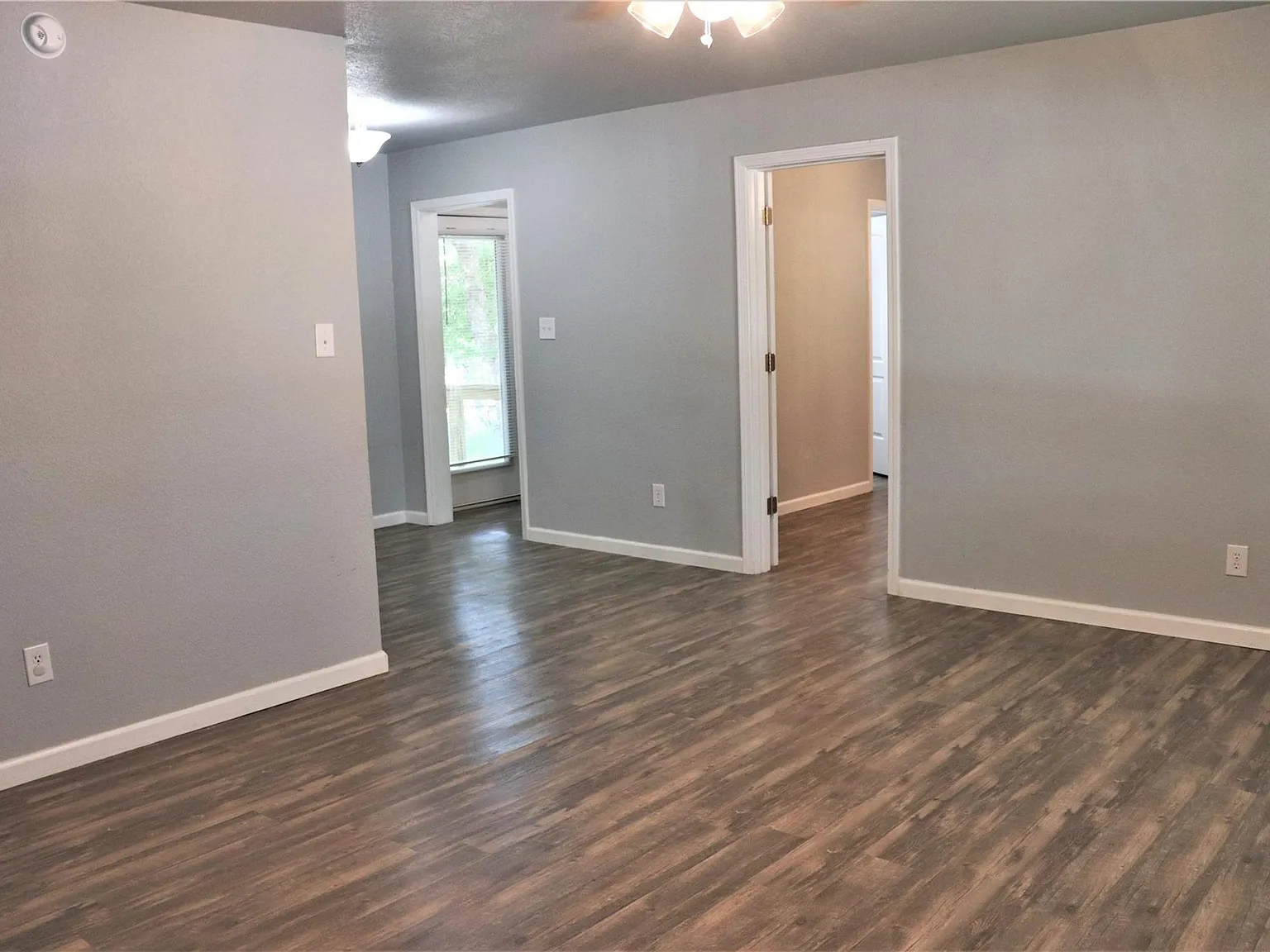 3 bed, 2.0 bath, 1189 sqft, $1,580 — Photo 3
