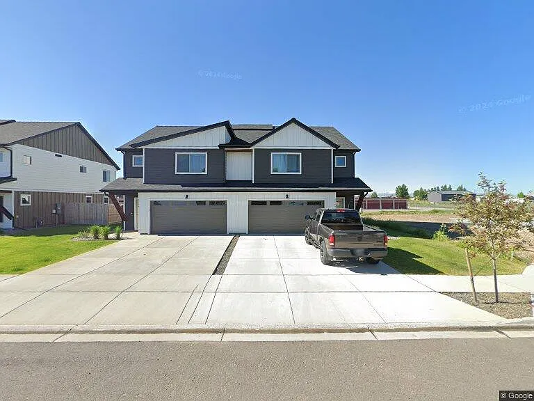 3 bed, 2.5 bath, 1929 sqft, $3,200 — Photo 1