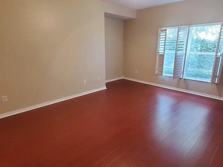 5421 Admiral Way — Photo 29