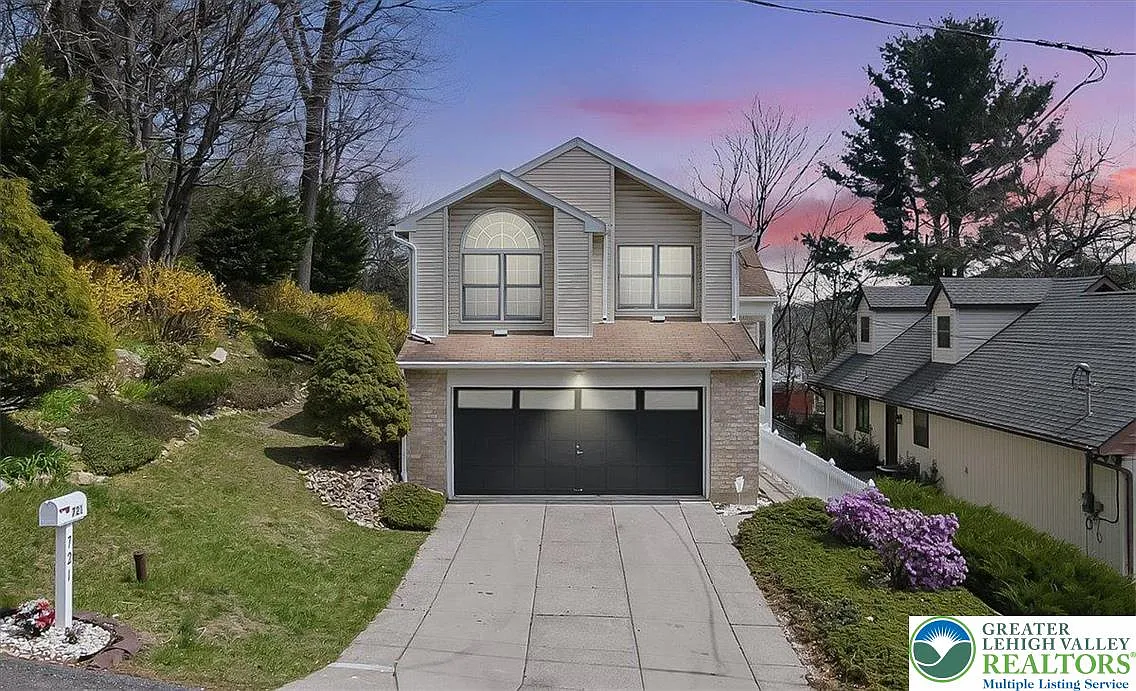 721 Wistar St photo 1
