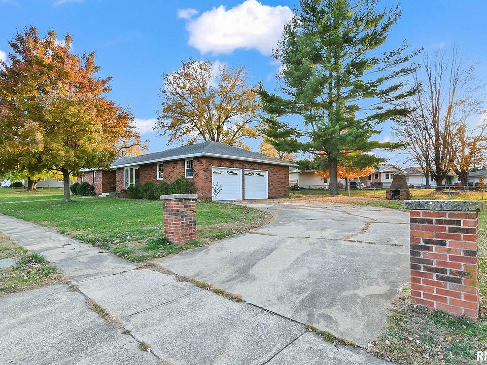 7 Greenbriar Dr, Jacksonville, IL 62650 Zillow