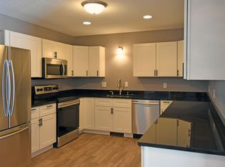 8911 205th St W, Lakeville, MN 55044