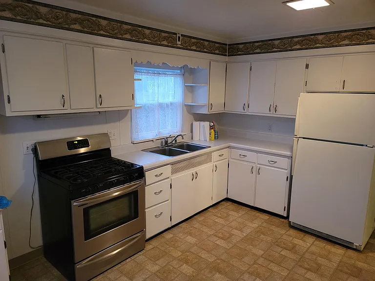 479 New York Ave — Photo 3