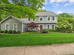 1719 Big Horn Basin Dr, Ballwin, MO 63011